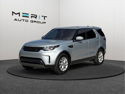 Used 2018 Land Rover Discovery SE image 4