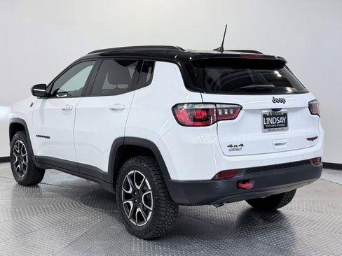 Used 2024 Jeep Compass Trailhawk image 5