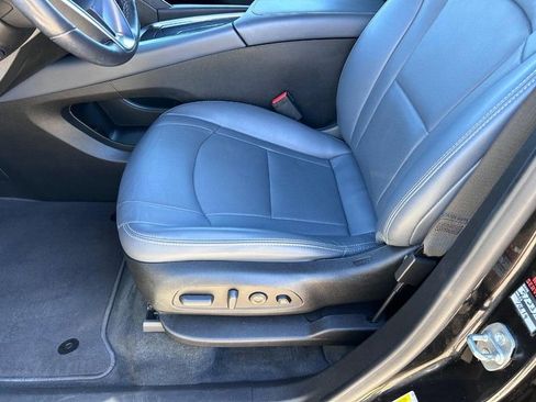 Used 2022 Buick Enclave Premium image 22