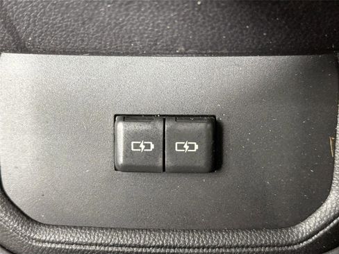 Used 2024 Toyota Highlander LE image 36