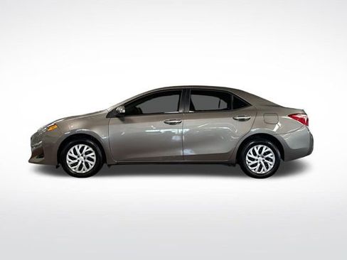 Used 2018 Toyota Corolla LE FWD image 8