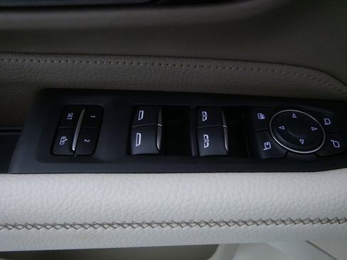 Used 2024 GMC Yukon Denali AWD/4WD image 17