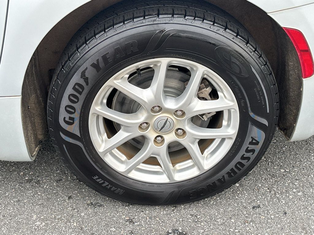 Used 2023 Chrysler Pacifica Touring-L FWD image 21