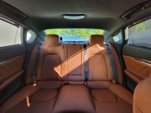 Used 2021 Maserati Quattroporte S GranLusso image 17