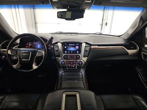 Used 2015 GMC Yukon Denali image 34
