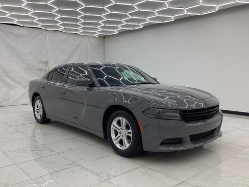 Used 2019 Dodge Charger SXT w/ Leather Interior Group image 7