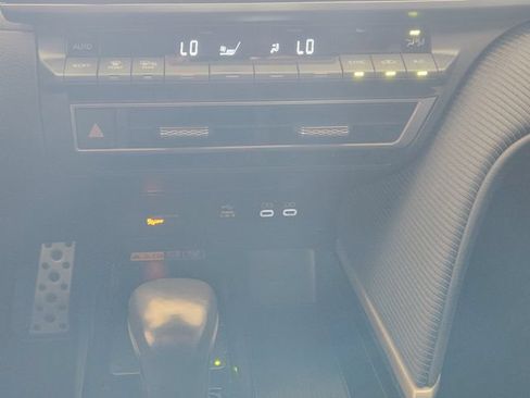 Used 2025 Toyota Camry SE FWD image 14