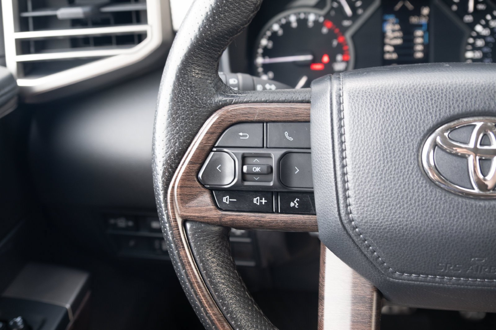 Used 2022 Toyota Tundra Limited w/ TRD Off-Road Package AWD/4WD image 8