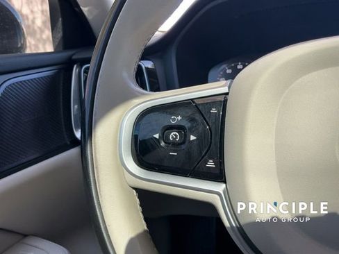 Used 2020 Volvo V60 T5 Cross Country image 18