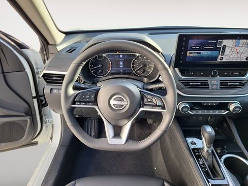 Certified 2025 Nissan Altima 2.5 SL image 14