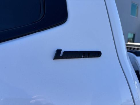 Used 2025 Toyota Tundra Limited AWD/4WD image 8