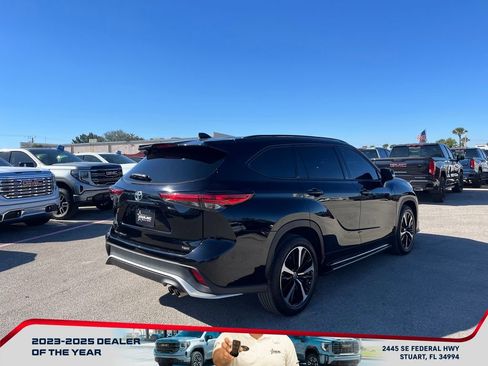 Used 2022 Toyota Highlander XSE image 7