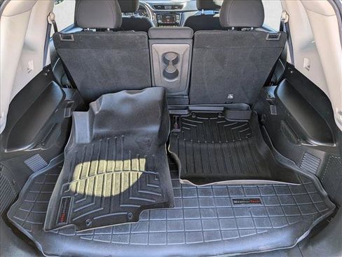 Used 2020 Nissan Rogue SV image 18