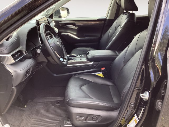 Used 2024 Toyota Highlander Limited AWD/4WD image 10