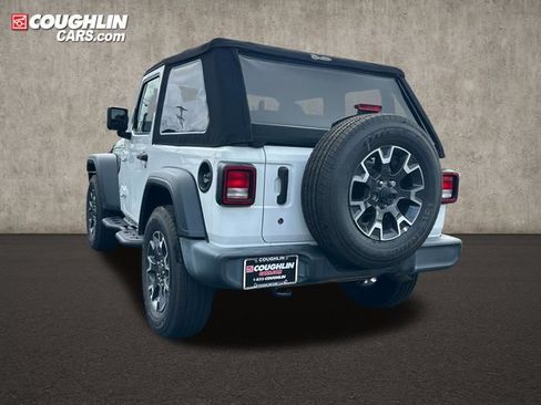 Used 2019 Jeep Wrangler Sport AWD/4WD image 7