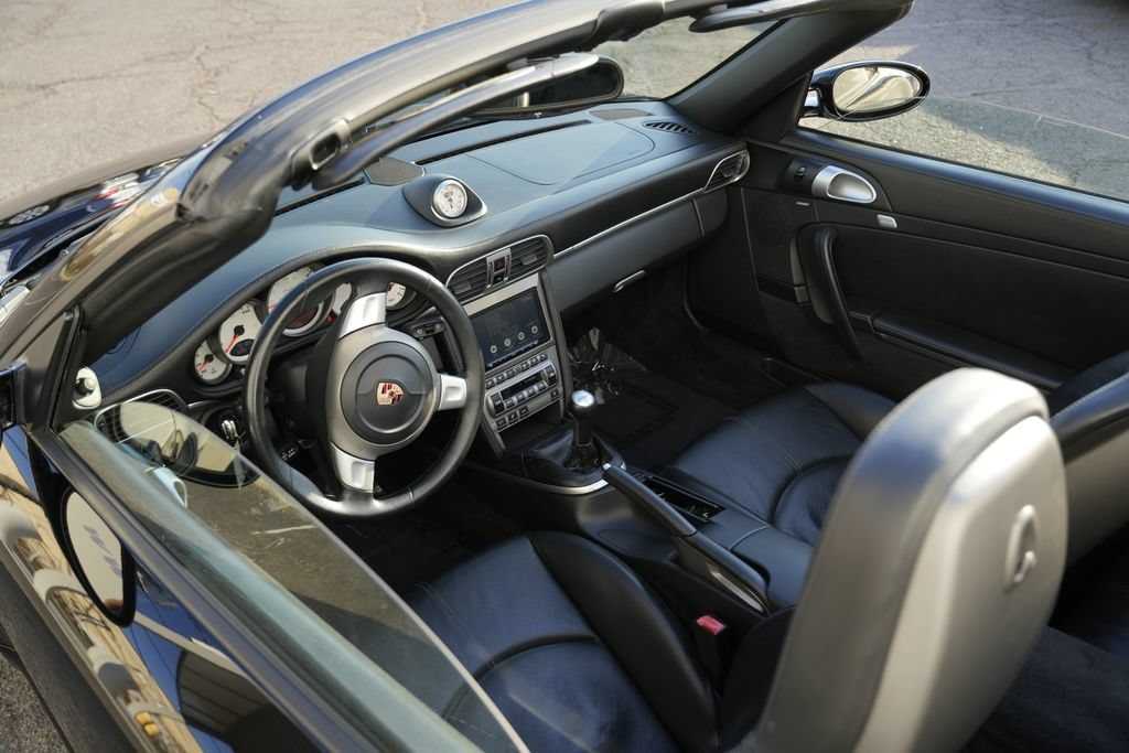 Used 2006 Porsche 911 Carrera S RWD image 16