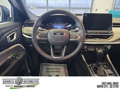 Used 2024 Jeep Compass Latitude AWD/4WD image 14