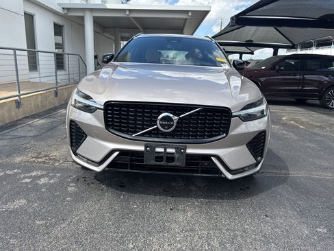 Used 2023 Volvo XC60 B5 Ultimate w/ Climate Package image 2