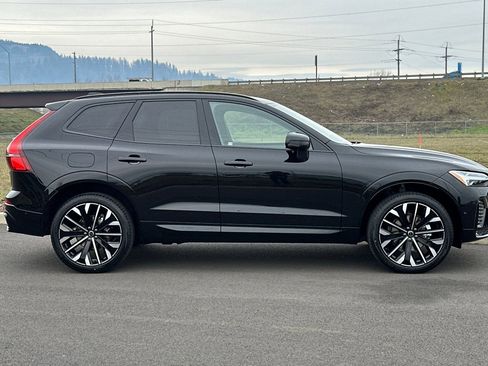 New 2026 Volvo XC60 B5 Ultra w/ Protection Package Premier image 2