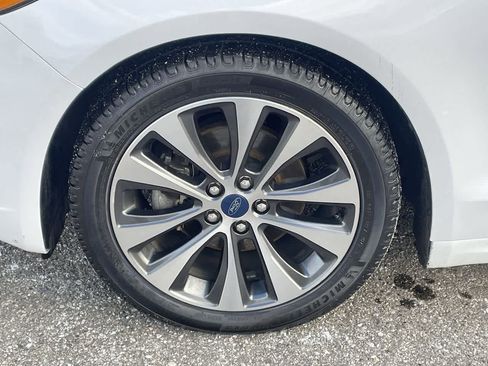 Used 2020 Ford Fusion SE image 35