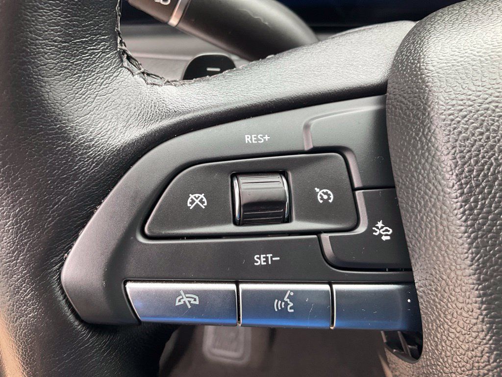Used 2025 Cadillac XT4 Premium Luxury FWD image 11