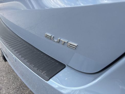 Used 2024 Honda Odyssey Elite image 4