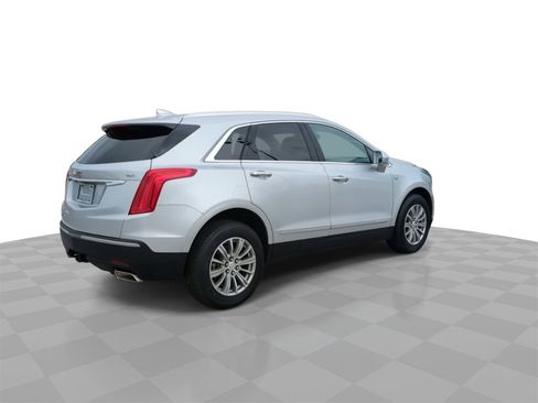 Certified 2018 Cadillac XT5 Luxury w/ Driver Awareness Package image 8
