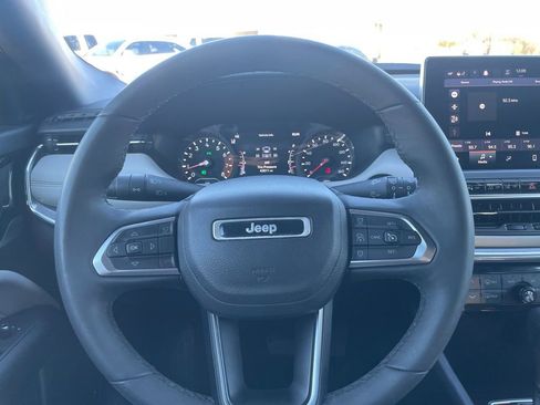 Used 2023 Jeep Compass Limited image 14