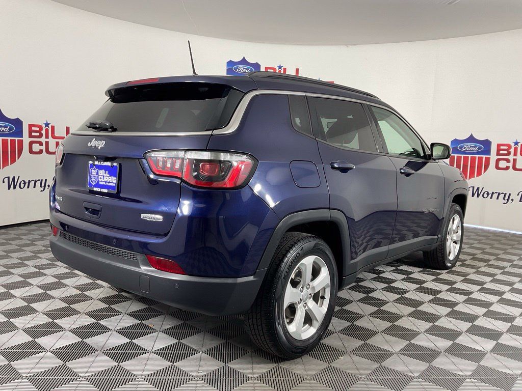 Used 2018 Jeep Compass Latitude w/ Popular Equipment Group AWD/4WD image 3