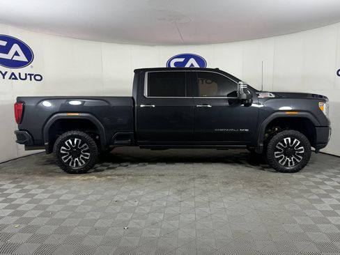 Used 2020 GMC Sierra 3500 Denali w/ Denali Ultimate Package image 3