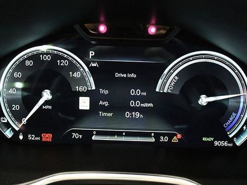 Used 2023 Genesis G80 image 30