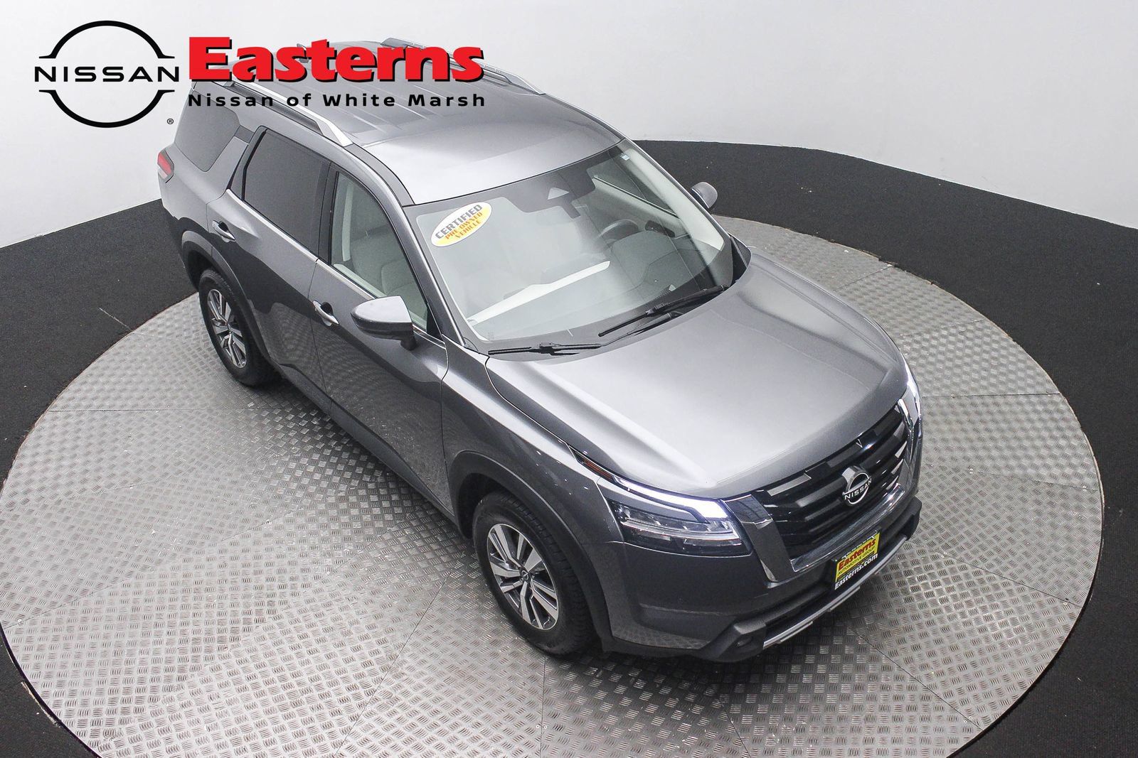 Used 2022 Nissan Pathfinder SL AWD/4WD image 3