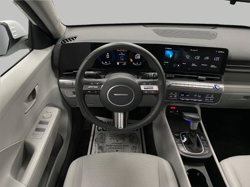 Certified 2024 Hyundai Kona SEL AWD/4WD image 12