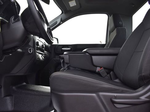 Used 2025 Chevrolet Silverado 1500 W/T image 8