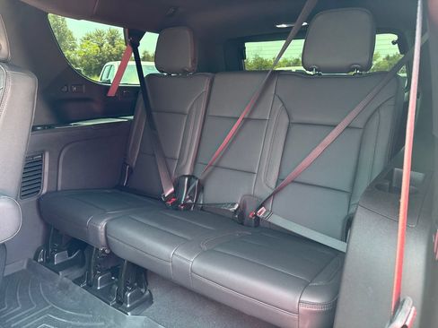 Used 2026 Chevrolet Suburban High Country AWD/4WD image 53