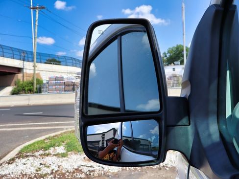Used 2018 Ford Transit 250 130 Low Roof RWD image 16