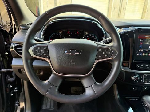 Used 2023 Chevrolet Traverse RS FWD image 11