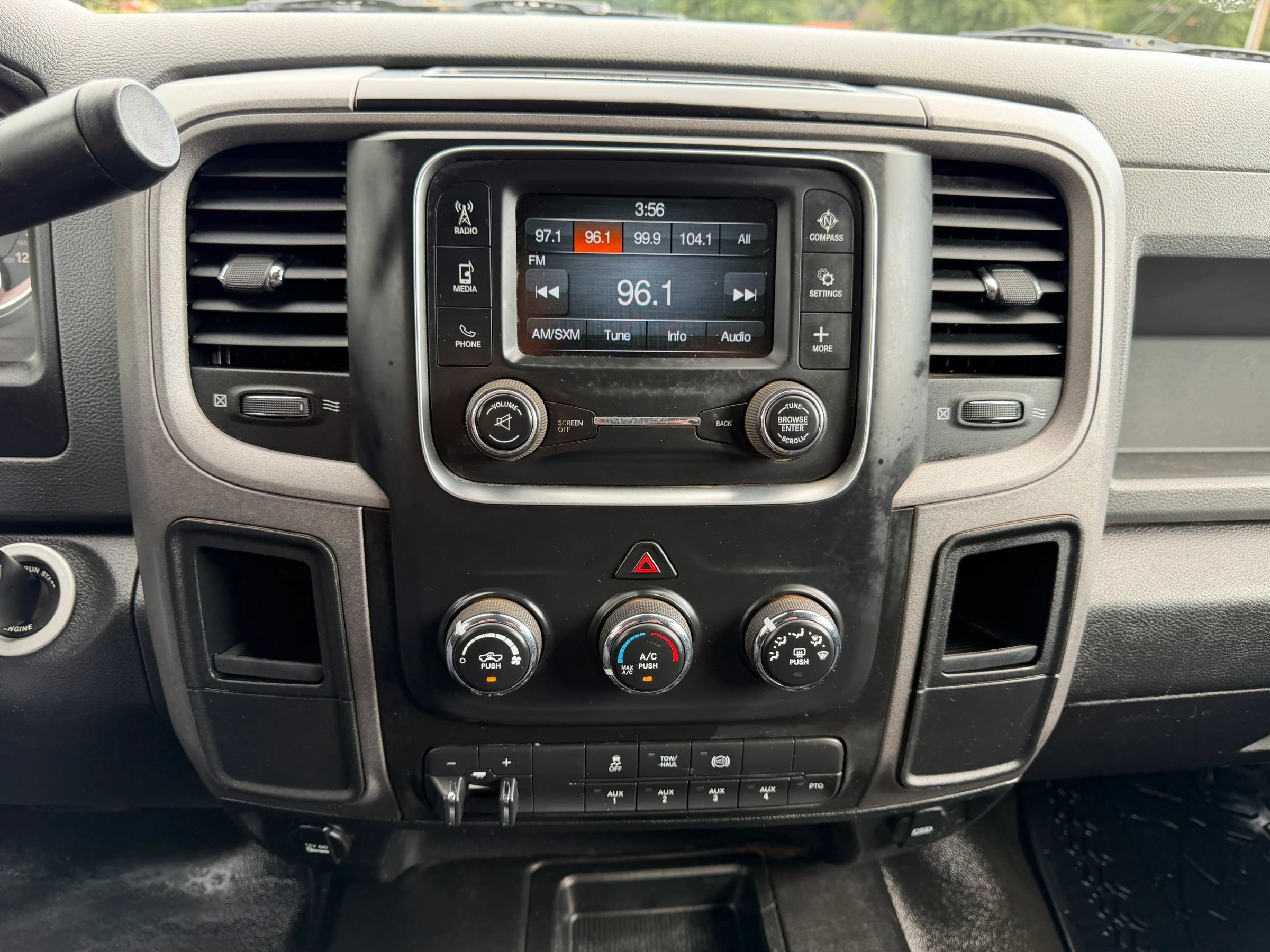 Used 2018 RAM 3500 Tradesman w/ Chrome Appearance Group AWD/4WD image 22