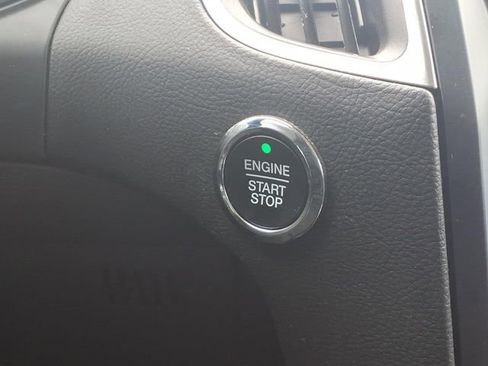 Used 2024 Ford Edge Titanium image 13