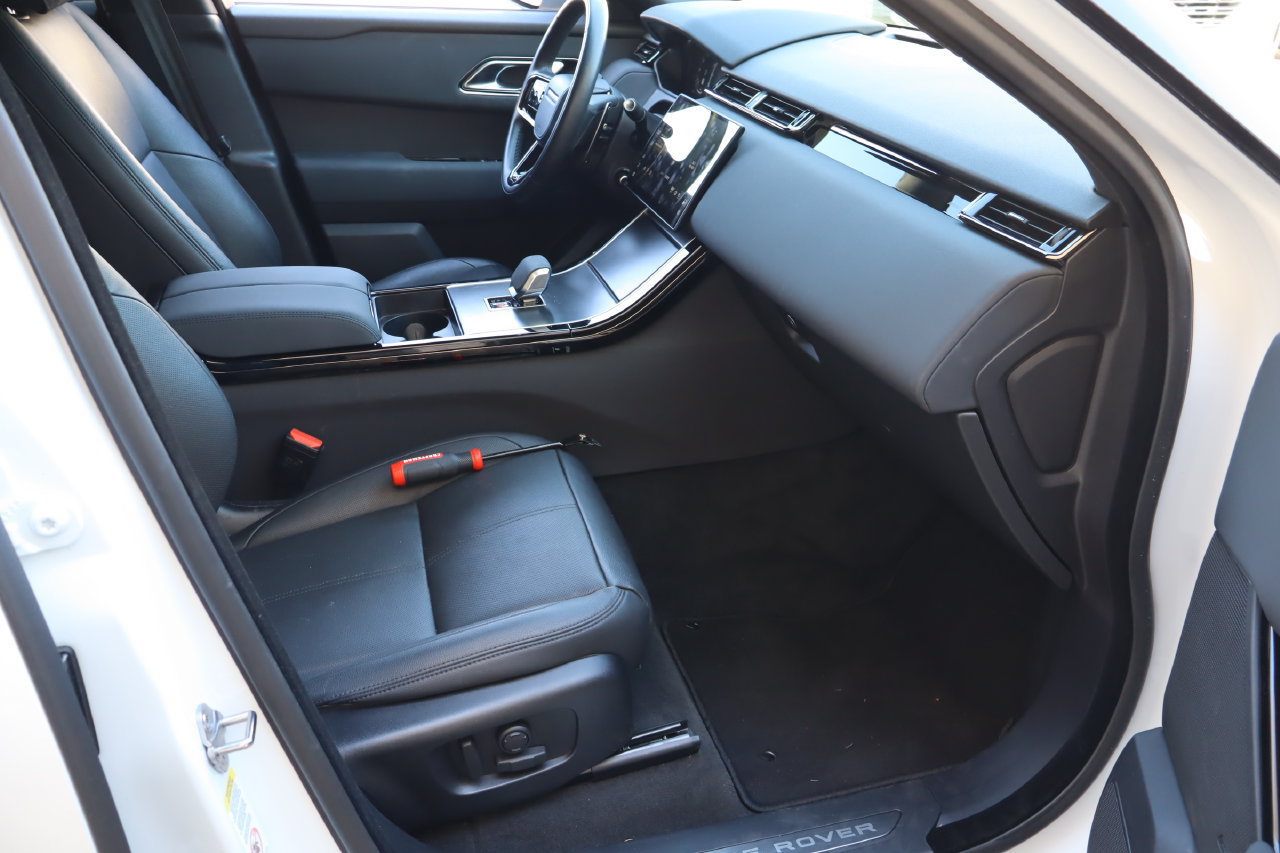 Used 2025 Land Rover Range Rover Velar Dynamic SE AWD/4WD image 17