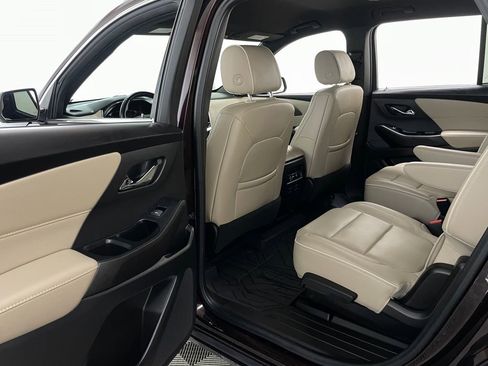Used 2023 Chevrolet Traverse Premier w/ LPO, Floor Liner Package AWD/4WD image 47