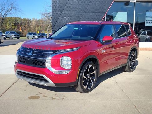 New 2025 Mitsubishi Outlander SE image 1