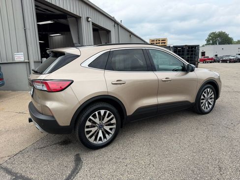 Used 2020 Ford Escape Titanium w/ Titanium Premium Package 2.0 AWD/4WD image 4