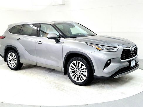 New 2026 Toyota Highlander Platinum image 7