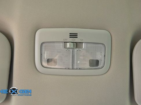 Used 2018 Toyota Corolla LE FWD image 23