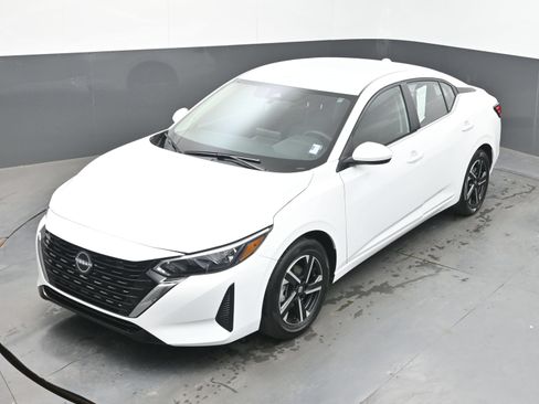 Used 2025 Nissan Sentra SV FWD image 31