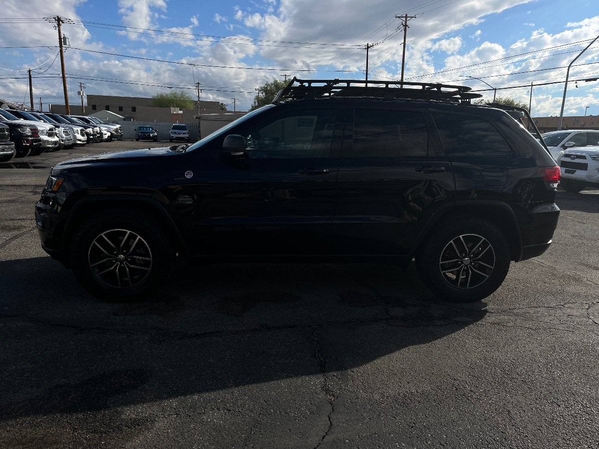 Used 2017 Jeep Grand Cherokee Trailhawk w/ Trailhawk Luxury Group AWD/4WD image 9