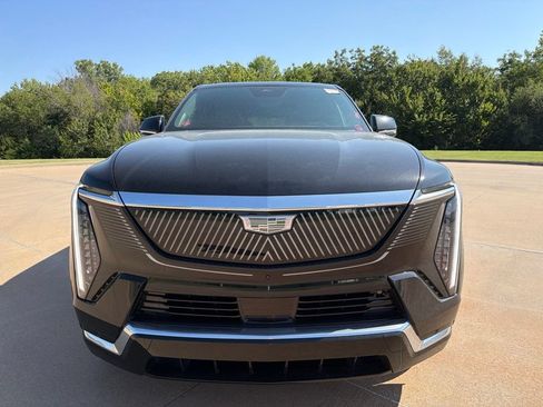 Used 2025 Cadillac Escalade IQ Luxury 2 AWD/4WD image 8