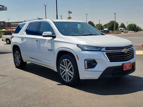 Used 2023 Chevrolet Traverse High Country FWD image 6