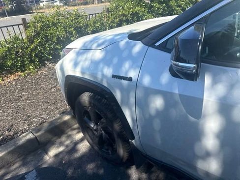 Used 2021 Toyota RAV4 XSE w/ XSE Grade Weather Package AWD/4WD image 17